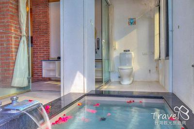 建築師湧泉泡湯會館