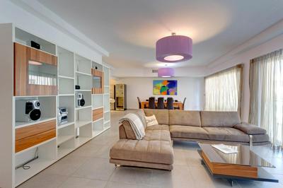 Seaview Apartment In Fort Cambridge, Sliema by Buena Vista