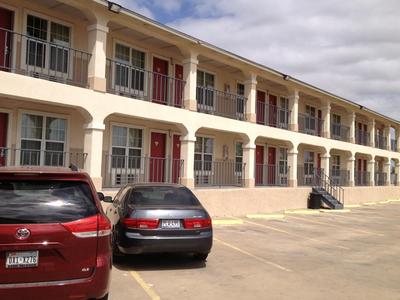 Villa West Inn