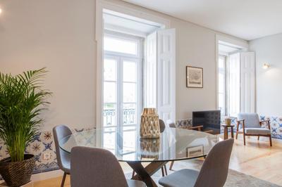 Alfama St George Castle District Fabulous 3 Bedrooms 2 Bathrooms AC Balcony 1st floor Apartment 19th Century Building