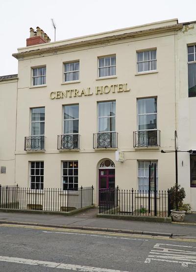 Central Hotel Cheltenham by Roomsbooked