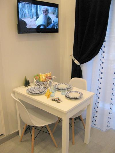 B&B Lemon Flats