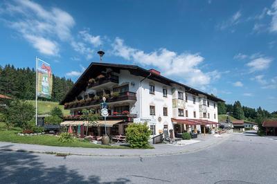 Aktivhotel & Gasthof Schmelz Ihr familienfreundliches Urlaubs Hotel mit Wellness, Almsauna, Chiemgau Karte