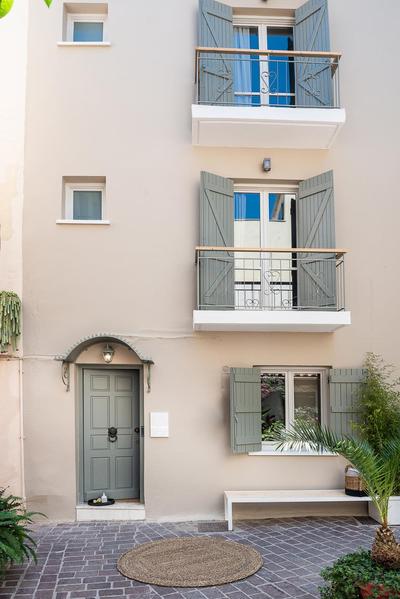 Artemide city places- Petite Apartments