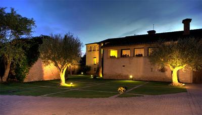 Luxuriously restored farmhouse near Girona in the heart of Catalunya