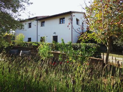 Apartment with privat garden