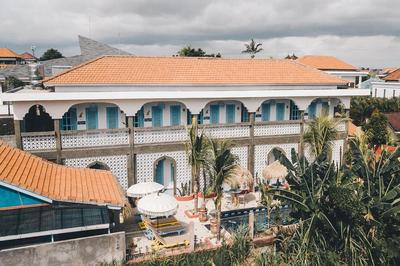 Sunflower Stay And Surf