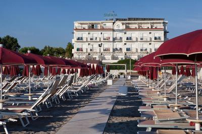 Hotel Soraya - Spiaggia Sawasdee with Beach, Restaurant & Parking