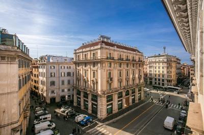 Tritone Top House