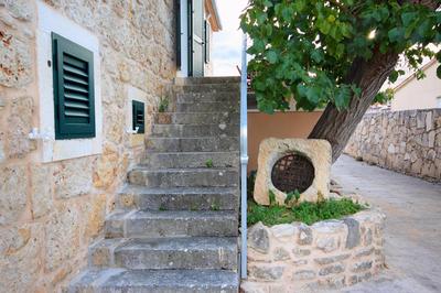 Island stonehouse villa Kala mendula