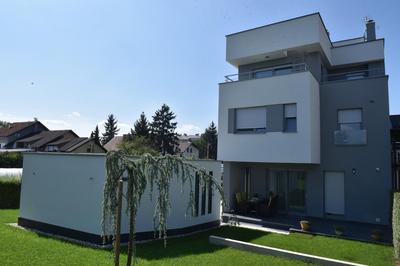 Villa Mami