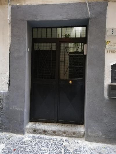 Lorenzo's Art Studio - SpaccaNapoli 2 minuti