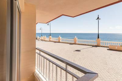 Primera línea con preciosas vistas al mar