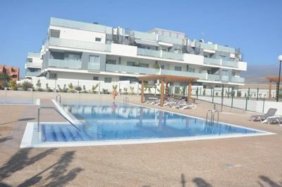 Tranquil Sunny Suite with Private Rooftop