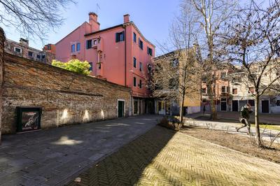 Mimosa Apartment
