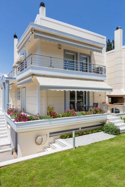 Santa Barbara Garden and Pool Home
