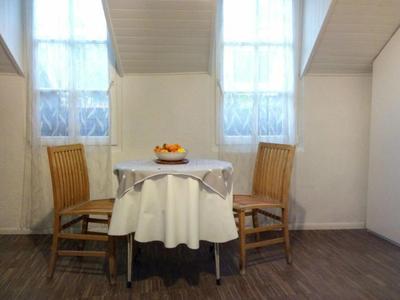 Ugo Art Lodge Bright