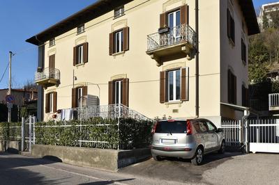 Lora Como Apartment, free private parking