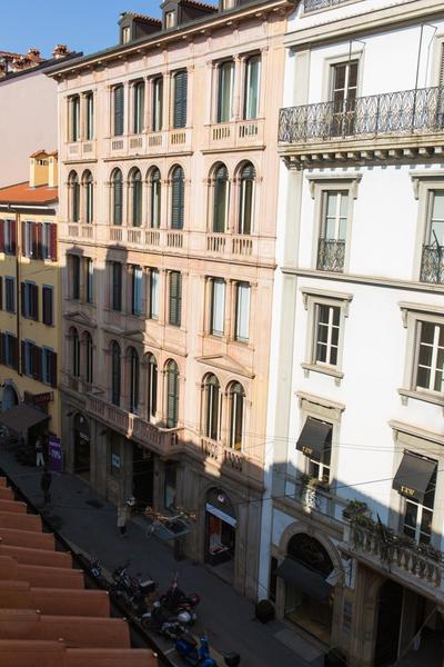 Industrial Apartment Near Duomo