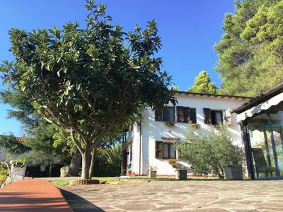 Casa Bianca Villa pool with sea view, fenced garden, barbecue by ToscanaTour