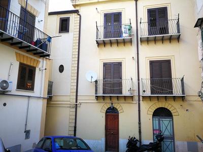 Albergheria House apartment in the old town