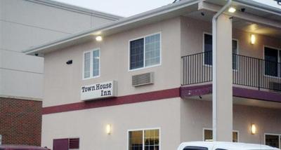Townhouse Inn & Suites Omaha