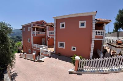 Chrinos House
