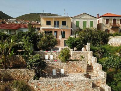 Seafront apartment ΙΙ in Kiveri, near Nafplion.