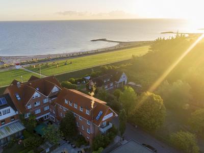 Beach Hotel California