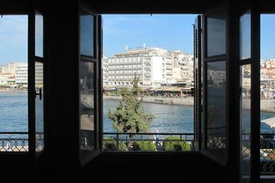 Apartment overlooking the old bridge