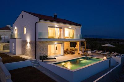 Villa Olea, luxury retreat with nature blend