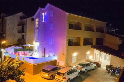 Villa Midea