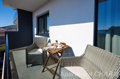 Luxury apartment Charm with pool