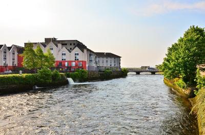 Eyre Square Hotel