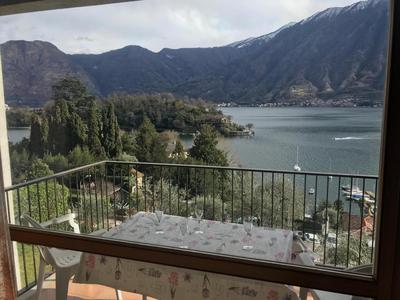 Big Apartment with Lake View and Three Bedrooms