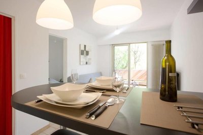 Appartement calme, clim, patio XXL, piscine&parking
