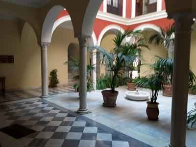 Junto a casa pilatos