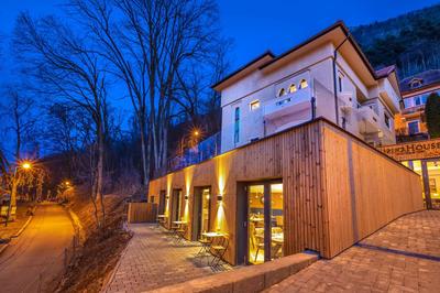 UpperHouse Suites & More