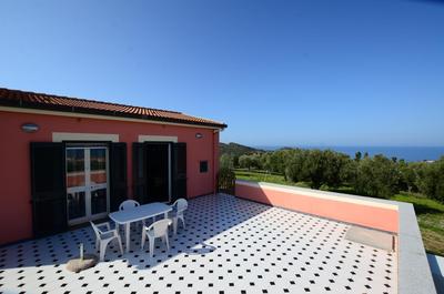 Villetta Olivia Casa in collina vista mare