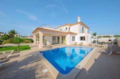 Villa Ruana - 5 bedrooms on Suite- Free out door Hot Jacuzzi - By Bedzy