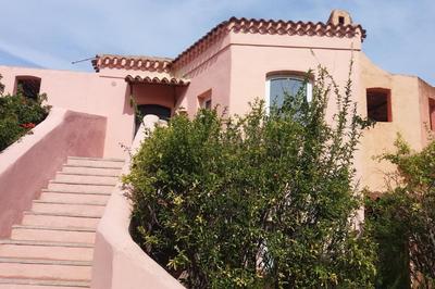 un angolo di Paradiso a pochi passi dal mare nel villaggio Calarossa