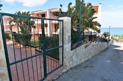 Cefalù Begonie House