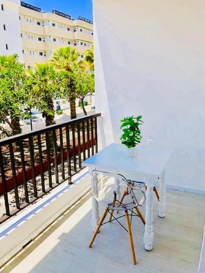 Shining Gold El Dorado with free parking and wifi