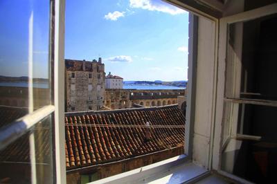 The Heart of Palace Apartment