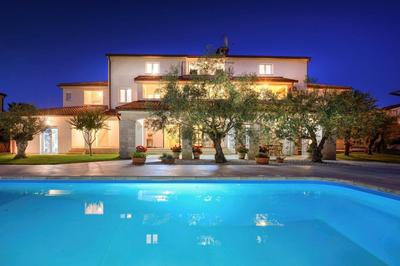 Villa Hope - Apartments with Shared Pool