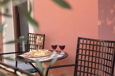 Nafsika Luxury Suite