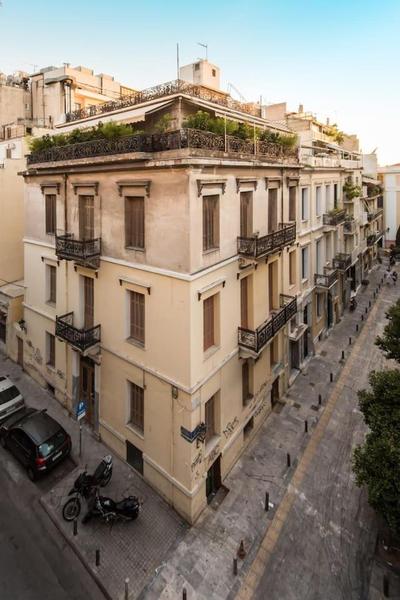 Stay like a local next to Acropolis & Plaka!