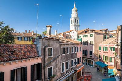 Venice Heaven Apartments Biennale, the Elegant Residence