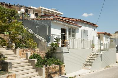 Splendid Views from a Cozy Cottage with a Garden Terrace