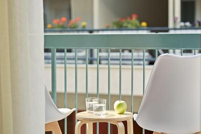 Luxurious Spacious Apt next to Hilton Hotel